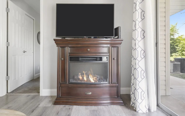 Waterfront Branson Escape