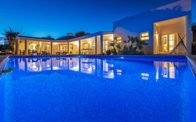 Villa Dome by OCvillas