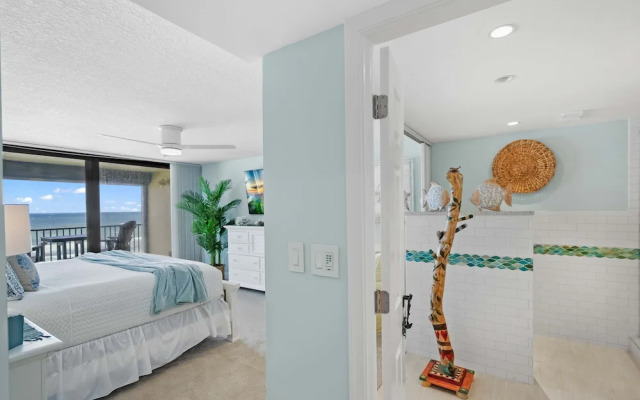 Vast Oceanfront Views Pool Patio Tennis