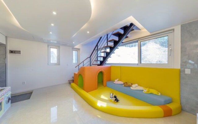 Gapyeong Ramu Poolvilla Pension