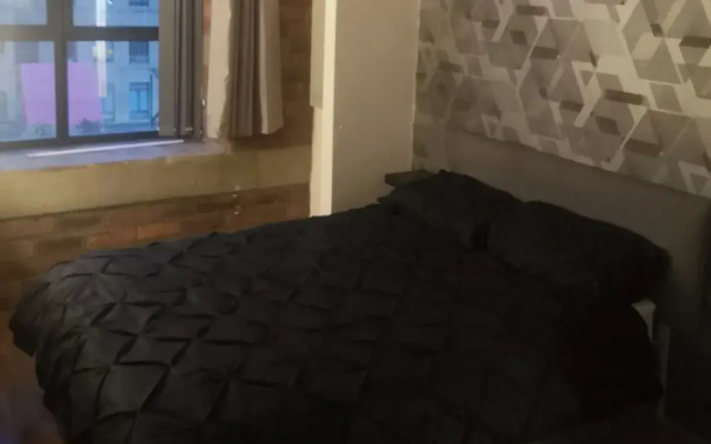 Historic 1 Bed Apartment in Iconic Mills