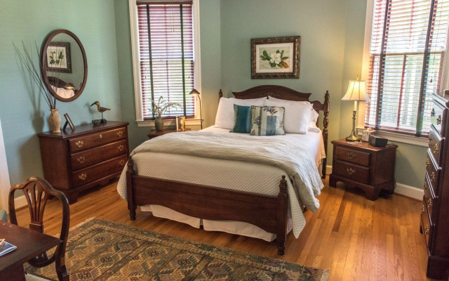 Charles Bass House Bed & Breakfast