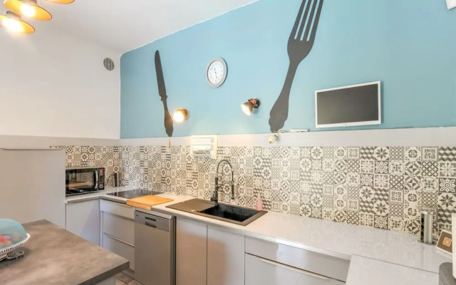 Holiday Home in Orange With Private Pool