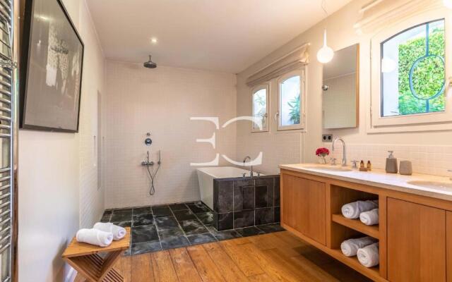 Easy Clés- Splendid 8 bedrooms property & pool