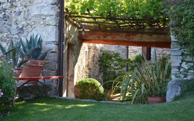 Petrella Guidi Lodge & Historical Hideaway