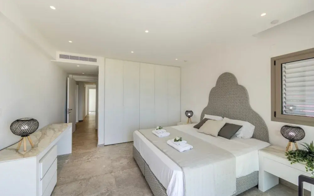Protaras Beachfront Villla Mimosa