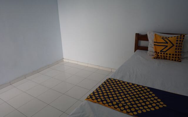 SPOT ON 92665 Yoko Kost Syariah