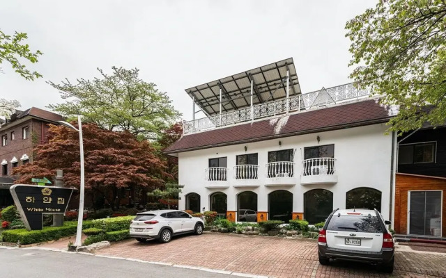 Sokcho White House