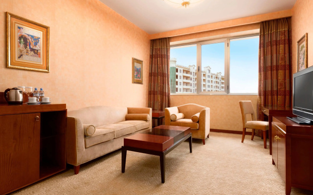 Ramada Plaza By Wyndham Gence