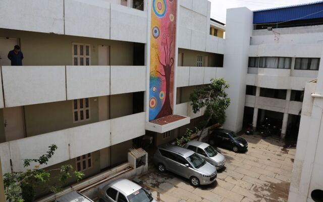 Chitra Lodge
