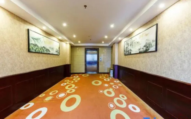 Tingmei Hotel (Nanyang Road Xinglongpu Subway Station)