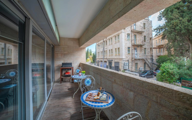 Art Apartment In Mamila - King David Residence