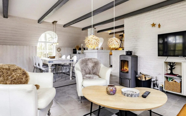 Unique Pet Friendly Holiday Home in Jerup near Sea