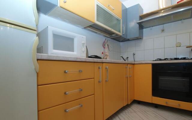 Apartment 949