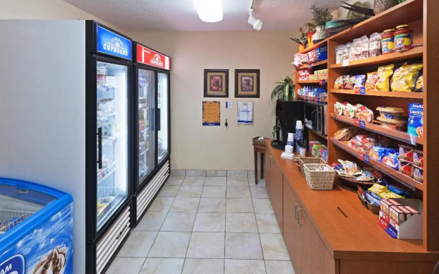 Candlewood Suites Wichita Falls @ Maurine St.