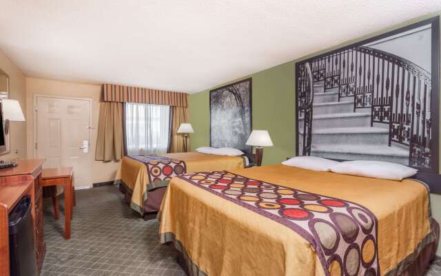Super 8 by Wyndham Macon West