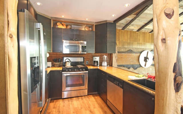 Lucky Goat House by RedAwning