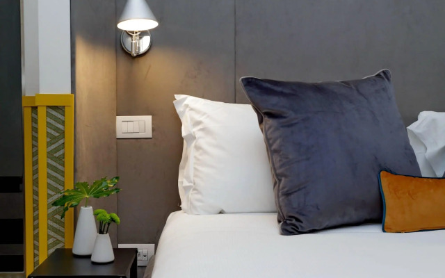 Roma Five Suites