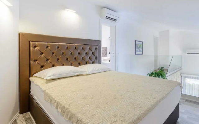 Villa Stone Pearl - Two Bedroom Holiday House With Pool