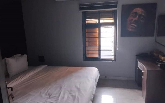 The Crib-Artist Residence
