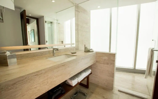 Krystal Grand Cancun