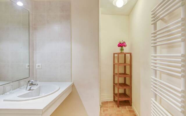 Secluded Holiday Home in Rustrel With Swimming Pool