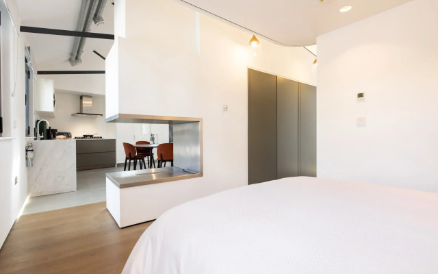 Contemporary One Bedroom Apartment - Borough