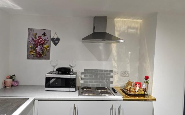 Beautiful En-suite Studio in Leeds -lower Floor