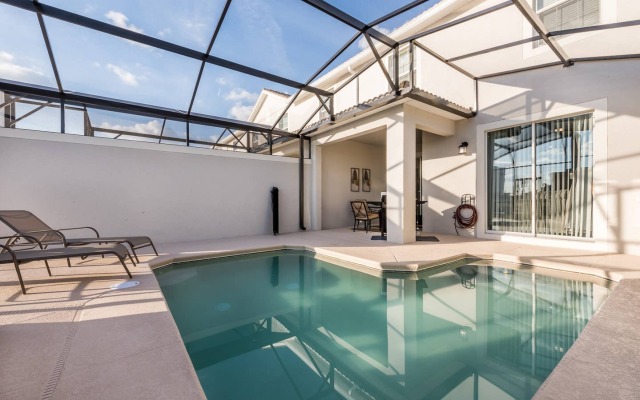 Luxury house in Storey Lake