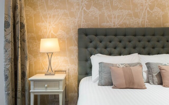 Luxury 2BD Garden Flat in Chelsea