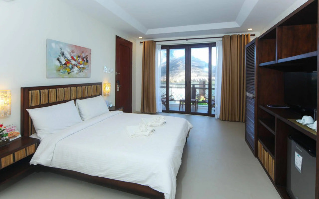 Rieseling Boracay Beach Resort