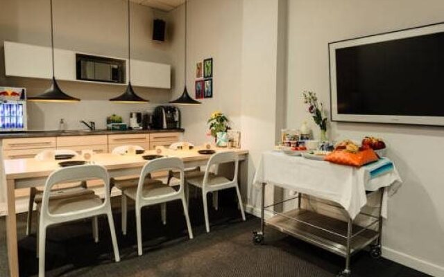 Sleep in Hostel & Apartments