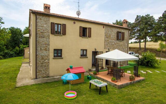 Villa in Tavoleto With Pool