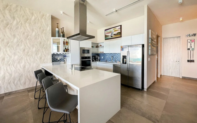 Beachtop Haven 2BR Condo at Iconic Sandy Beach