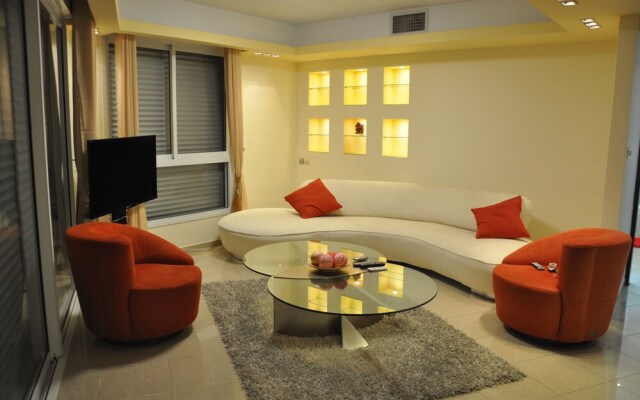 Isra Home Luxury Apartment with Sea View