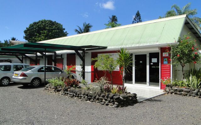 Linareva Moorea Beach Resort