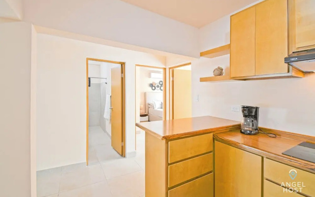 Cozy Stay with onsite Pool Near Malecon