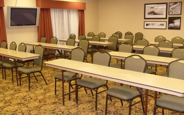 Country Inn & Suites by Radisson, Charleston South, WV