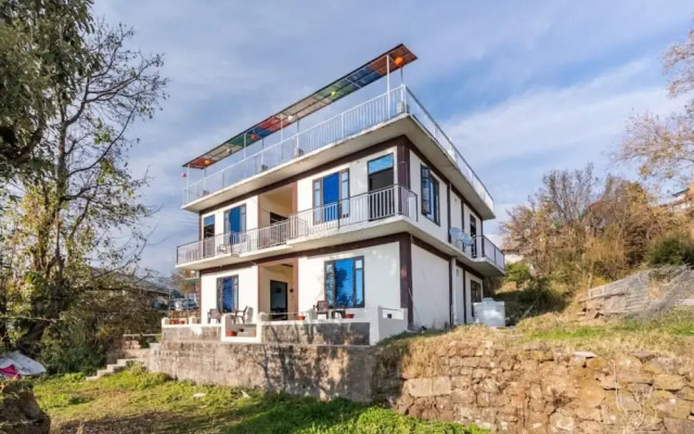 Goroomgo UK Homestay Nainital