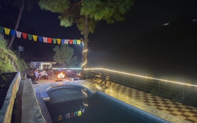 Safarmaina Resort
