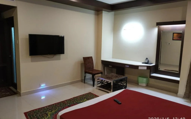 The Grand Park Hotel