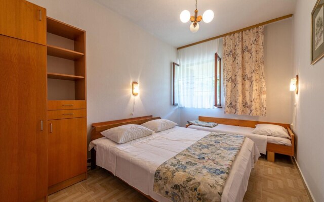 Beautiful Apartment in Zadar With 2 Bedrooms and Wifi