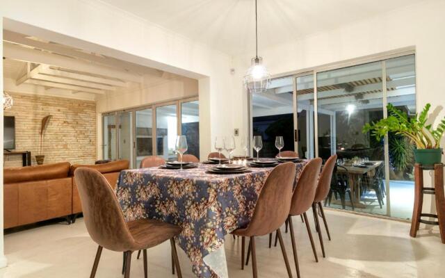 Sail Street 52 by AirAgents