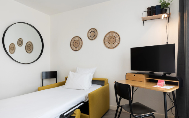 Chromatics Hotel & Restaurant The Hill Club by happyculture