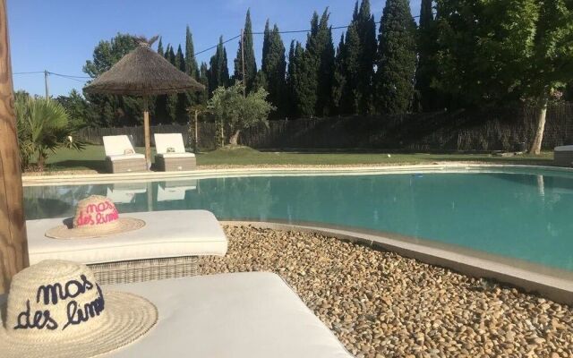 CHAMBRE D HOTES LE MAS DES LIMITES à ROGNONAS