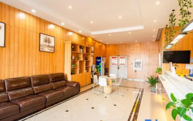Kaiyue Hotel (Changzhou Xueyan Play Valley)