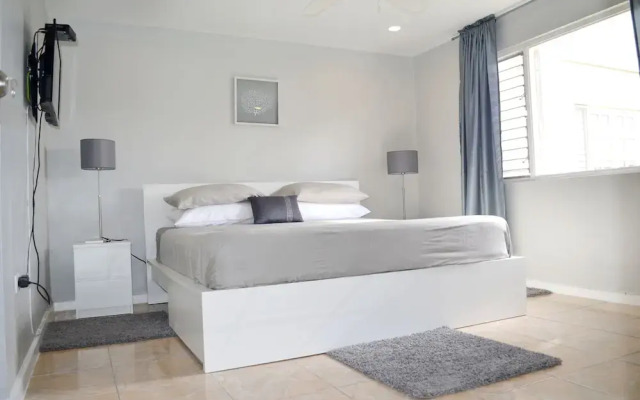 Bay Pointe Yacht Club 2BD Apartment OLR