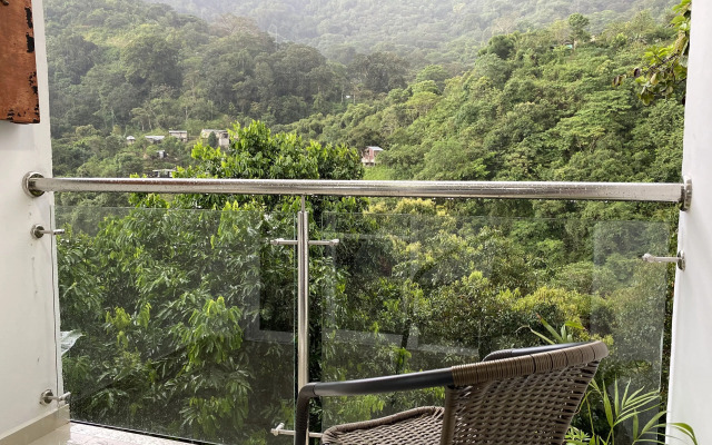 Montes De Beraka - Adults Only