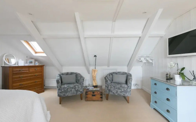 The Upper Deck