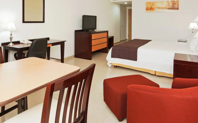 Holiday Inn Express Paraiso Dos Bocas, an IHG Hotel